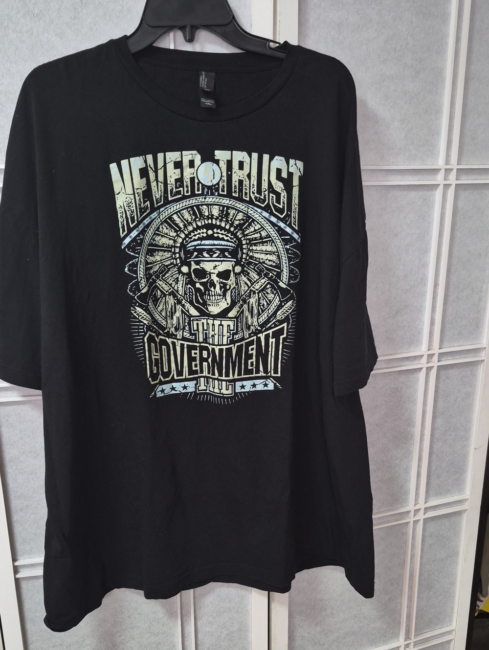 Never Trust The Government Graphic Tee - Black